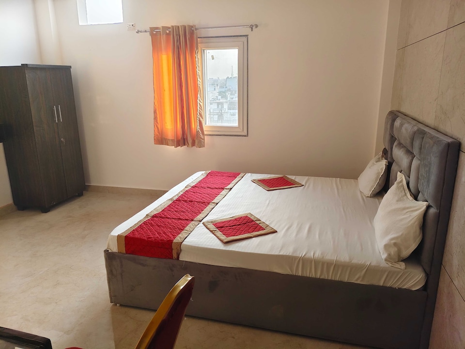 Hotel O NS Hotel , Golghar, Gorakhpur