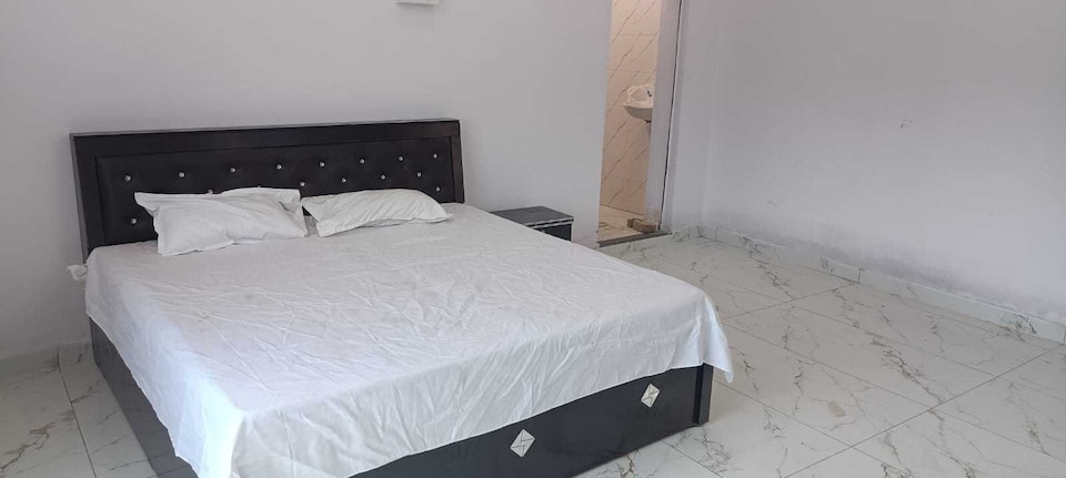 OYO 841776 Shivam Hotel, Bisauli, Bisauli