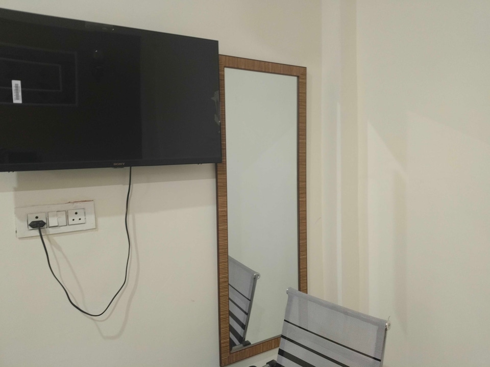 Hotel O Dreamland Residency , Noida Industrial Area Mamura, Noida