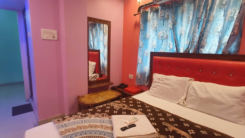 Hotel O Golden Star , Ruby Hospital Kolkata, Kolkata