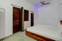 SPOT ON Royal Residency