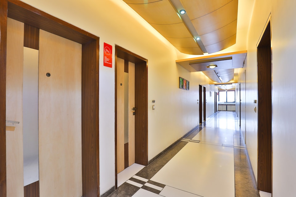 OYO 13372 Hotel Laksh Residency, Gnaesh Chokdi, Anand