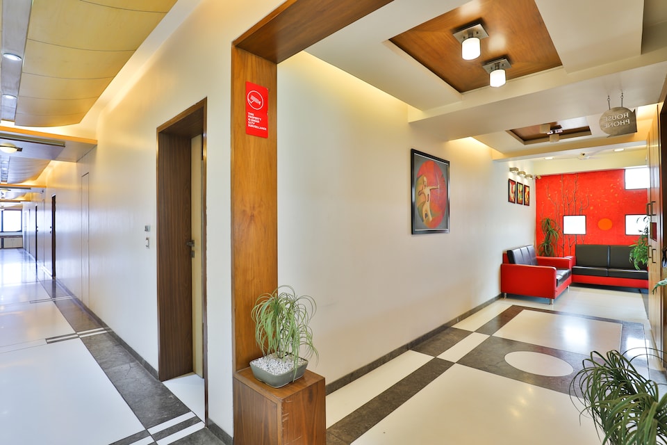 OYO 13372 Hotel Laksh Residency, Gnaesh Chokdi, Anand