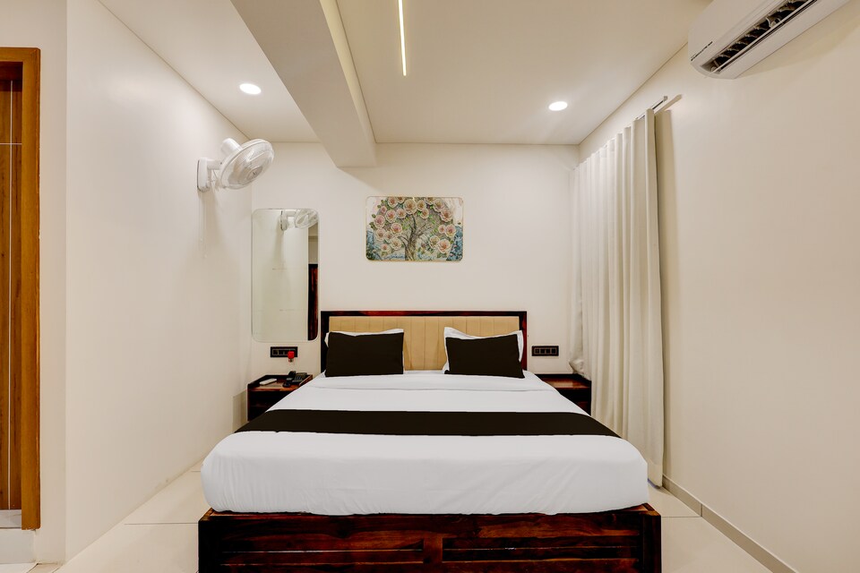 Townhouse Hotel Shubham, Race Course Rajkot, Rajkot