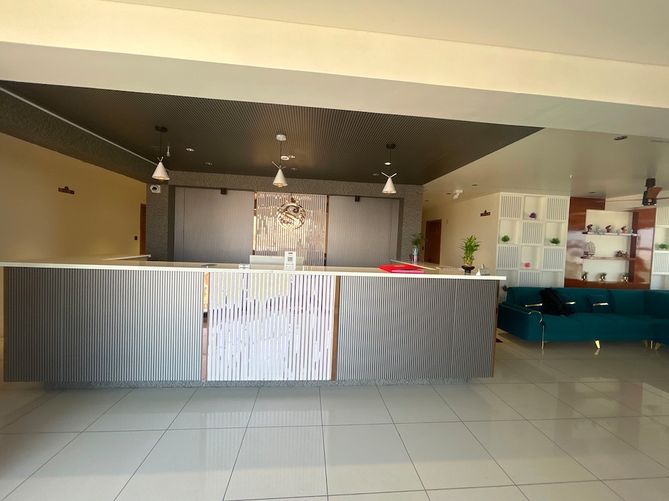 Townhouse Hotel Shubham, Race Course Rajkot, Rajkot