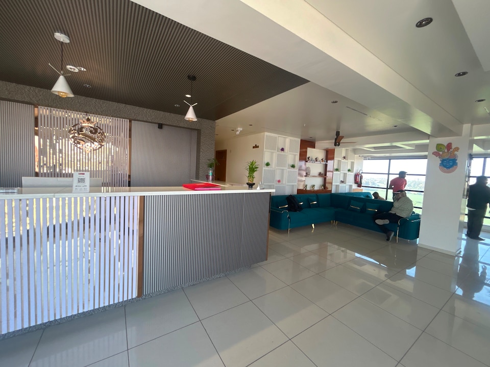 Townhouse Hotel Shubham, Race Course Rajkot, Rajkot