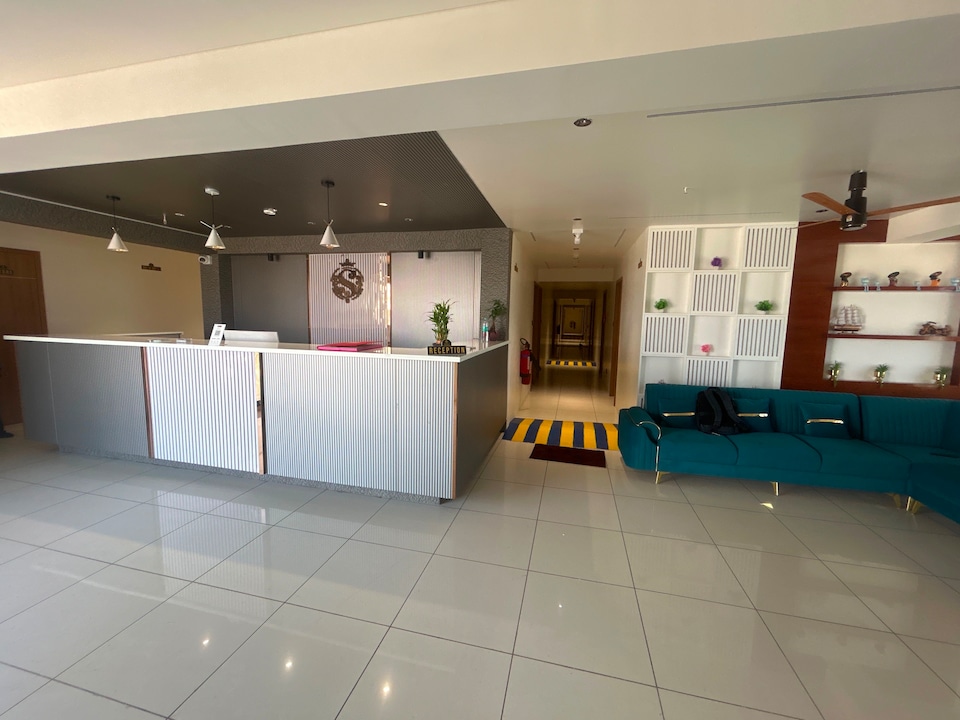 Townhouse Hotel Shubham, Race Course Rajkot, Rajkot