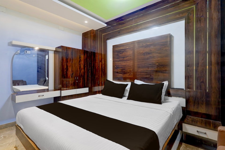 Hotel O Erode Kongu Mess, T Nagar Chennai, Chennai