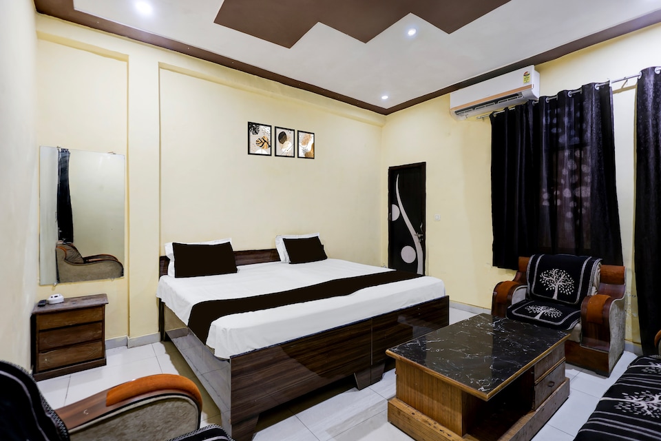Hotel O shine & cafe, Meerut, Meerut