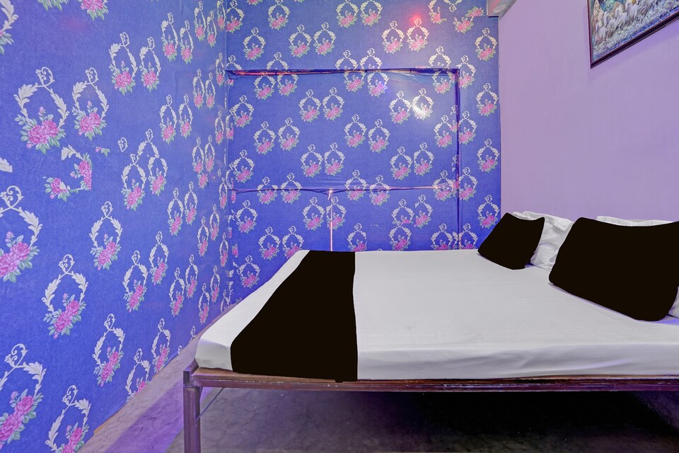 SPOT ON Prayag Niwas Hotel And Restaurant , Mumfordganj Allahabad, Prayagraj