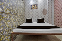 SPOT ON Prayag Niwas Hotel And Restaurant 