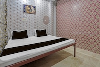 SPOT ON Prayag Niwas Hotel And Restaurant 