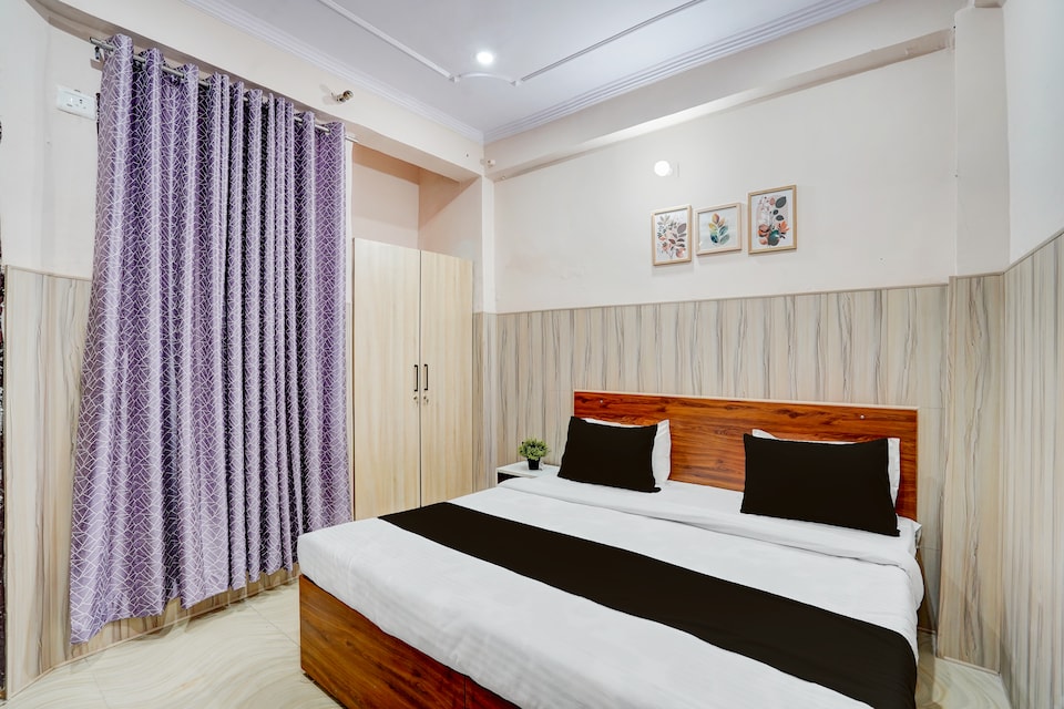 SPOT ON Mahi Guest House, Noida City, Noida