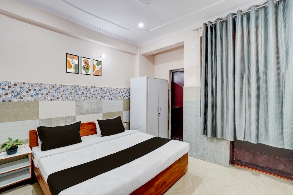 SPOT ON Mahi Guest House, Noida City, Noida