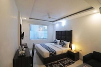 Collection O Dharwad Bailhongal Road Formerly Sharavati Lodge