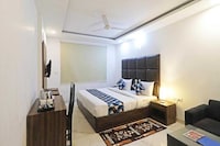 Collection O Dharwad Bailhongal Road Formerly Sharavati Lodge