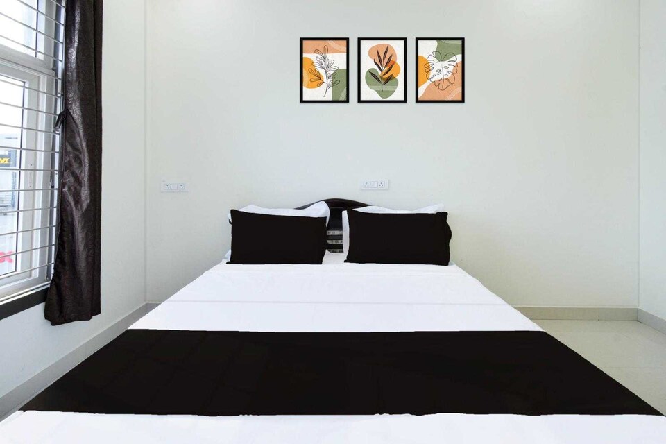 Hotel O Madhuram Lodge , Himayatnagar-Kachiguda, Hyderabad