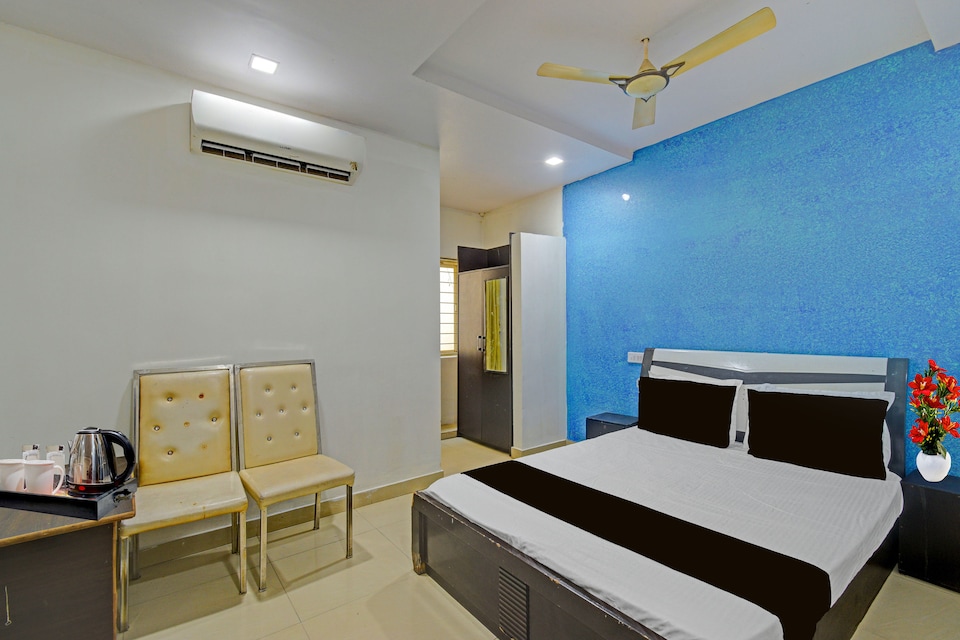 Hotel O Madhuram Lodge , Himayatnagar-Kachiguda, Hyderabad