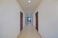 OYO 841825 Madhuram Lodge