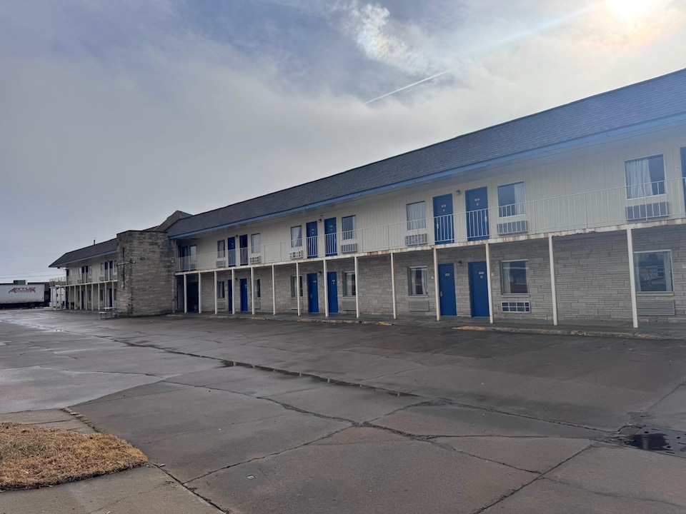 Knights Inn By Capital O Emporia I 35, Emporia, KS, Emporia, KS