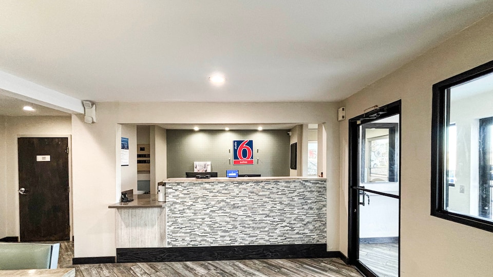 Studio 6 Suites Richland, MS / Jackson, C39042, Jackson
