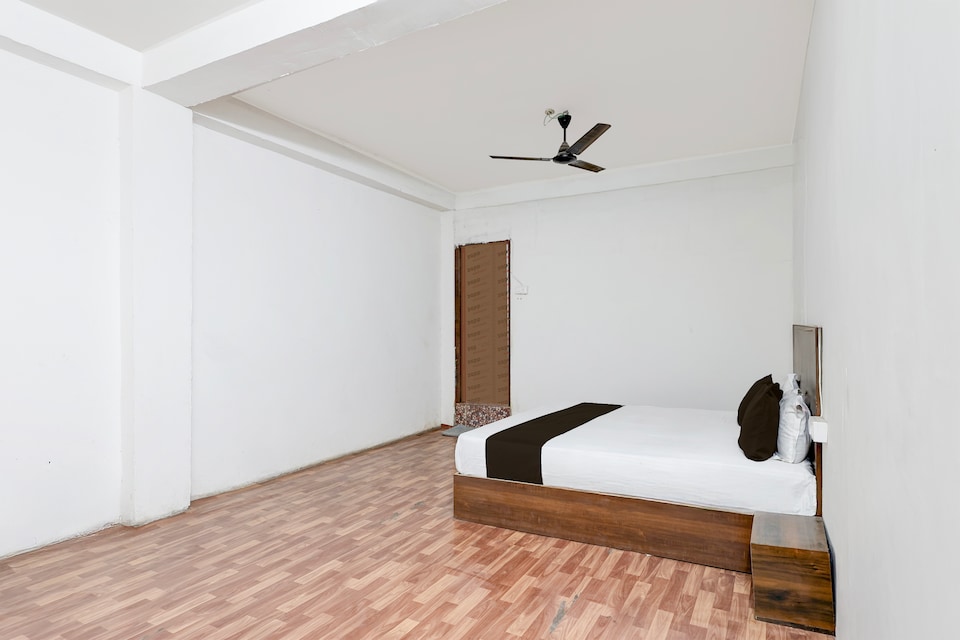 HOTEL O TS PALACE , Pandri Road, Raipur