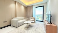 Luxe 1-Bedroom Apartment with Balcony, Pool & Basketball Court at Cloud Tower | JVT