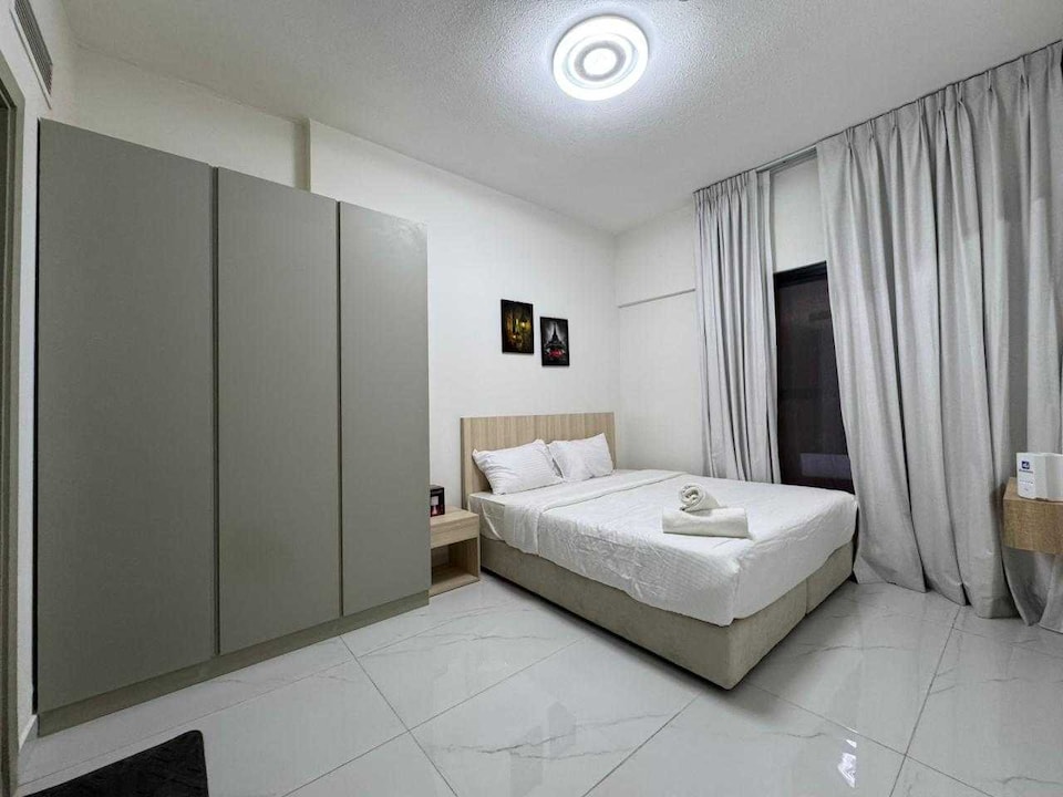 Luxury Apartment with Pool Gym & Free Parking at Equiti Gates Jebel Ali, Discovery Garden Dubai, Dubai