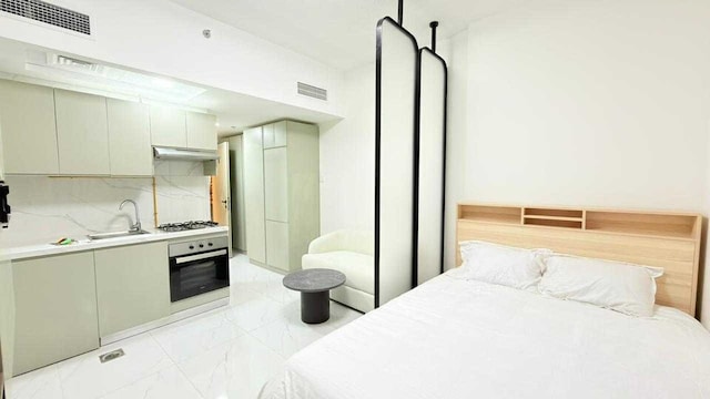 Luxury Apartment with Pool Gym & Free Parking at Equiti Gates Jebel Ali