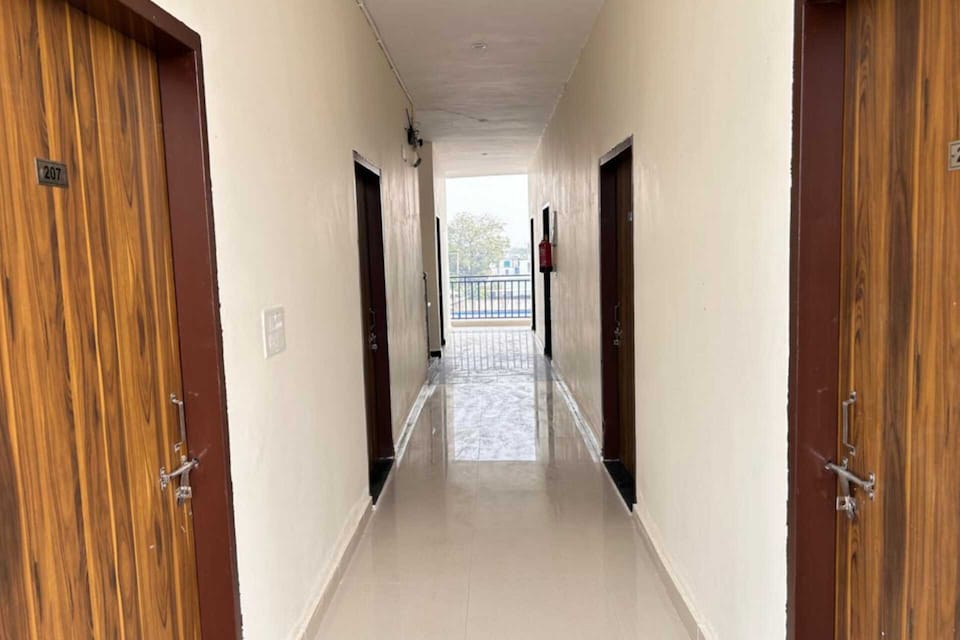 Hotel O ATHITI PALACE TWO, Faridabad, Faridabad