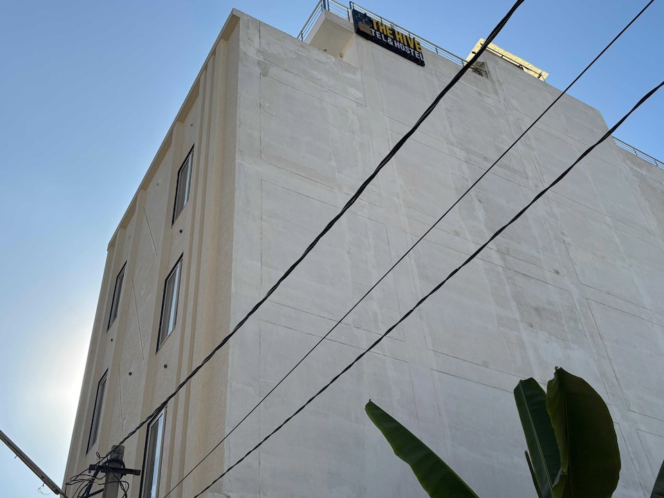 Hotel O The Hive Stay , Jaipur Airport, Jaipur