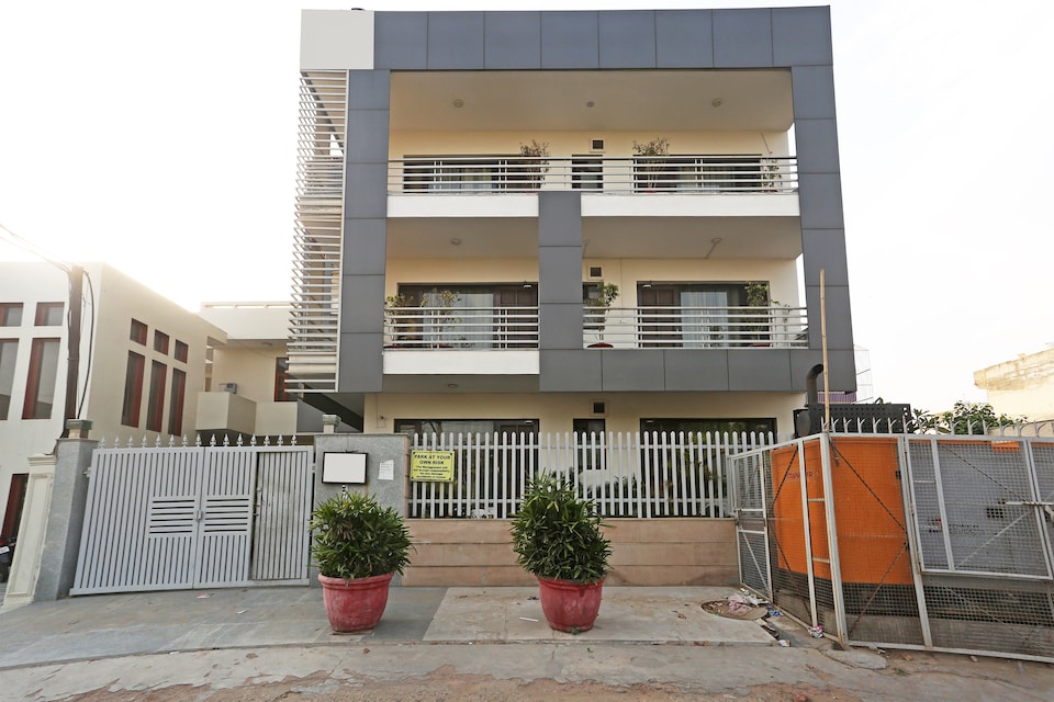 Capital O 13396 WELCOME INN STAY, Medanta, Gurgaon