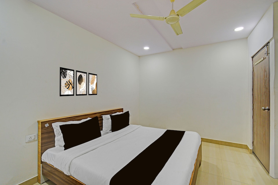  HOTEL O  HIGH RISEE, Banjara Hills, Hyderabad