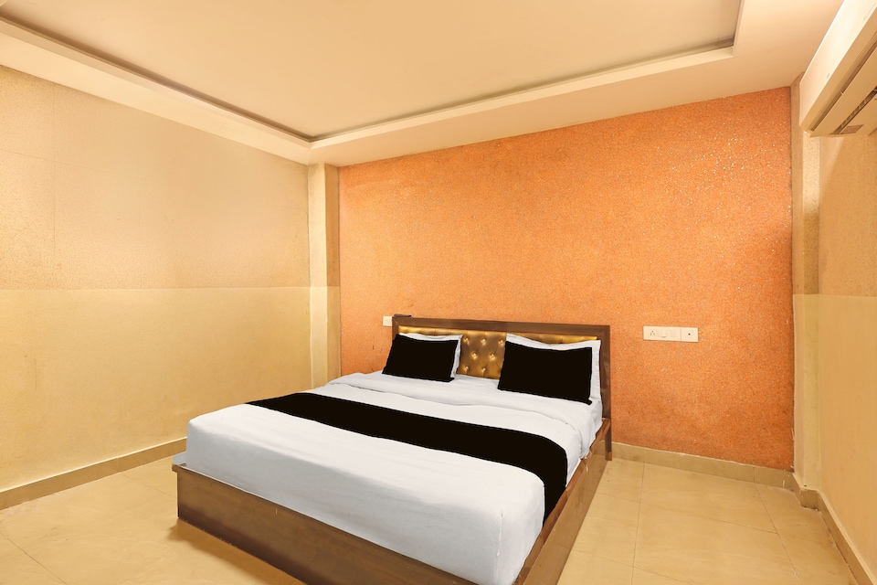 Hotel O Sector 18 Noida Formerly Terrene Empire, Noida Industrial Area Mamura, Noida