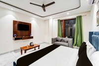 Hotel O Sector 18 Noida Formerly Terrene Empire