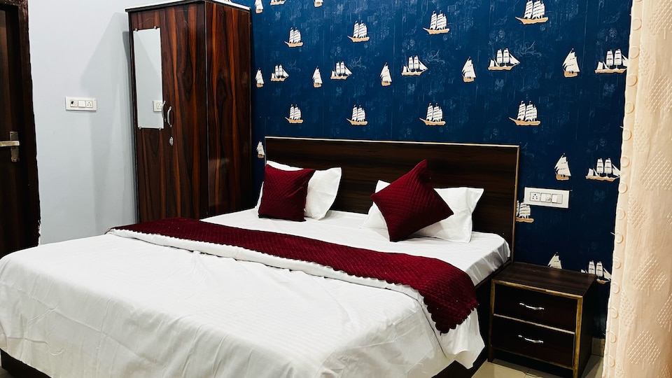 Collection O Sunrakh Road Crossway Formerly Shri Mukund Dham, Iskcon Vrindavan, Vrindavan