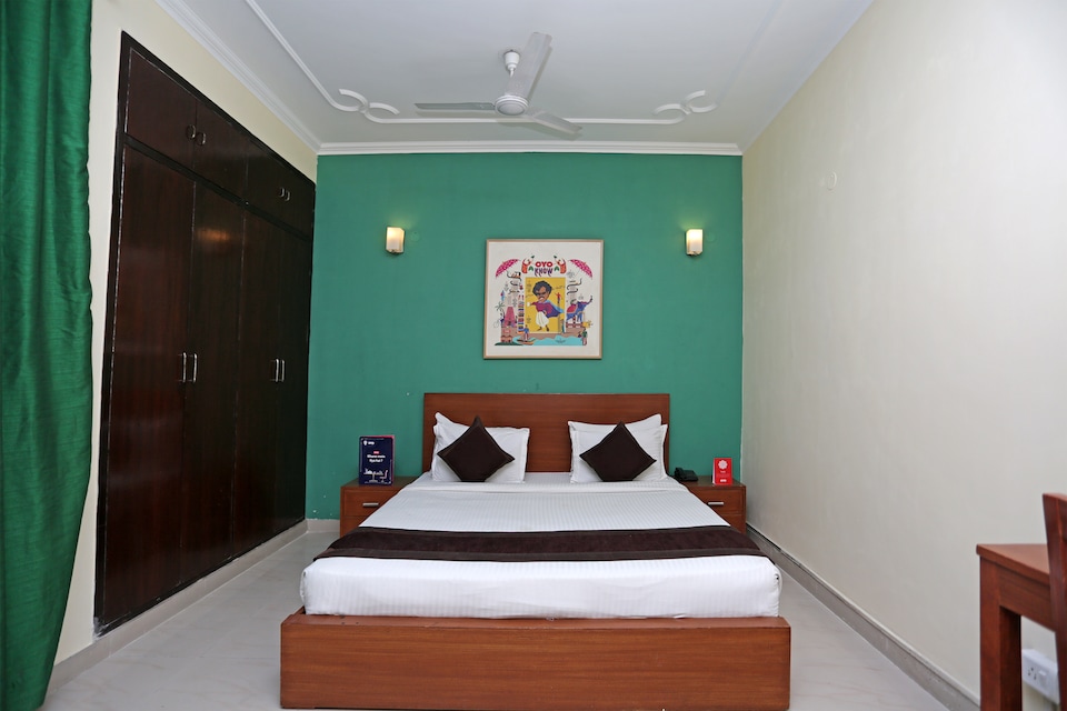 OYO 13403 petals elite, Noida City Metro, Noida