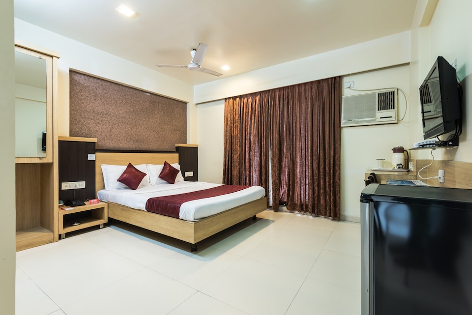 OYO 2570 होटल रिषी रेजीडेंसी, Mumbai-Airoli-Ghansoli-KoperKhairane, मुंबई