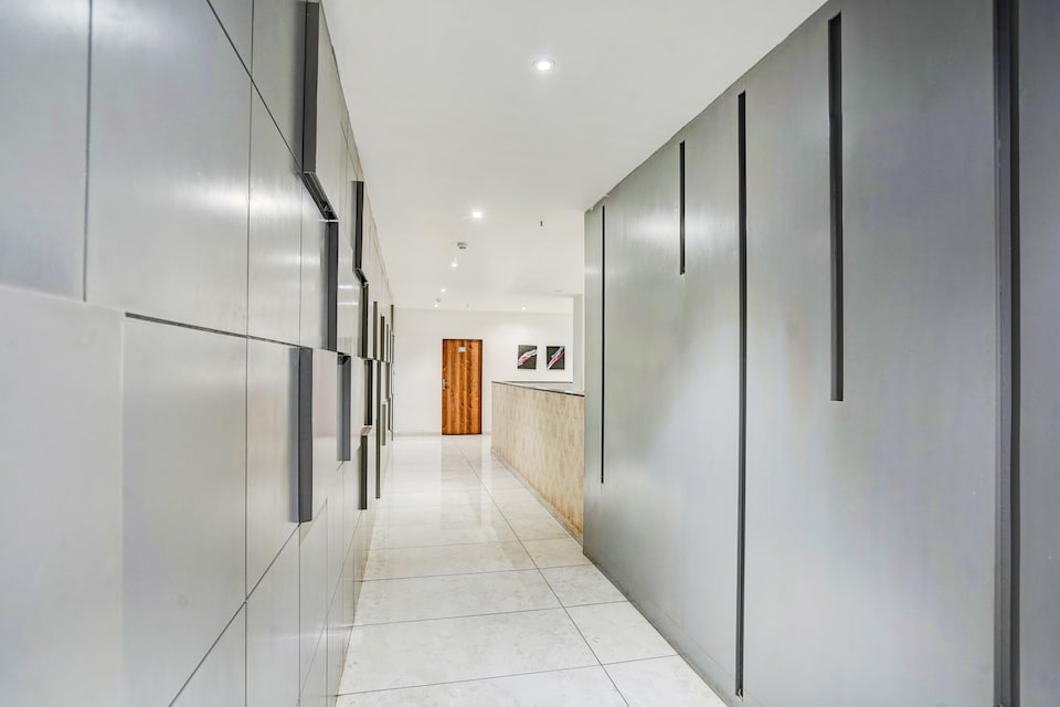 Collection O Rajpipla Bus Terminal Formerly Rajniwas, Rajpipla, Vadodara