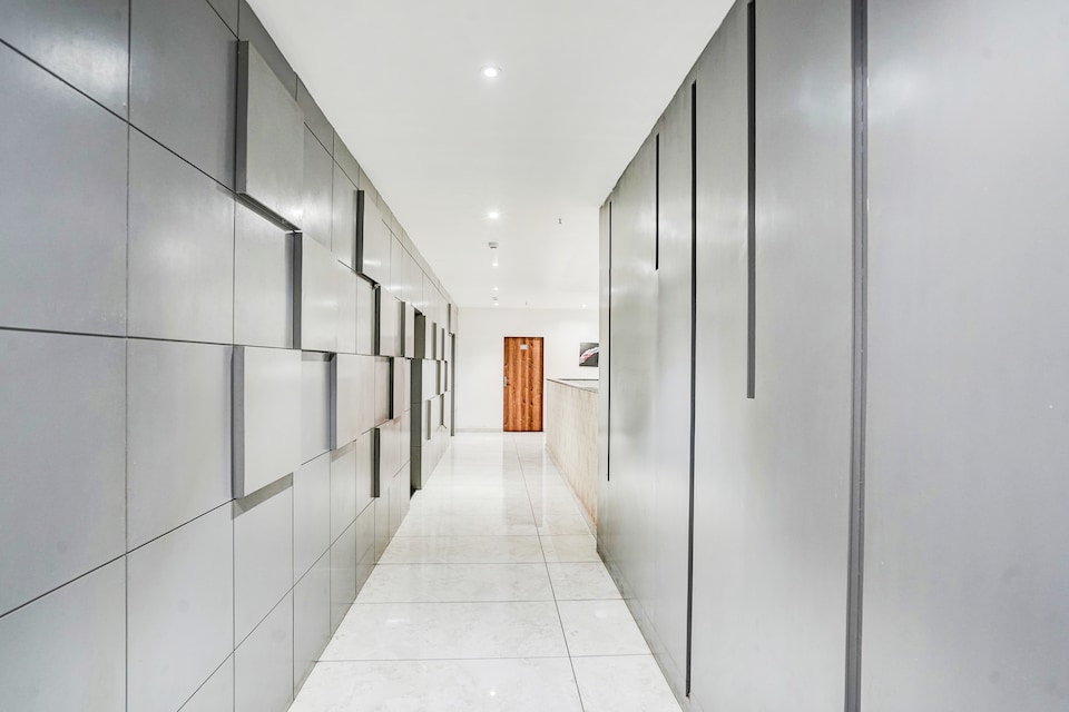 Collection O Rajpipla Bus Terminal Formerly Rajniwas, Rajpipla, Vadodara