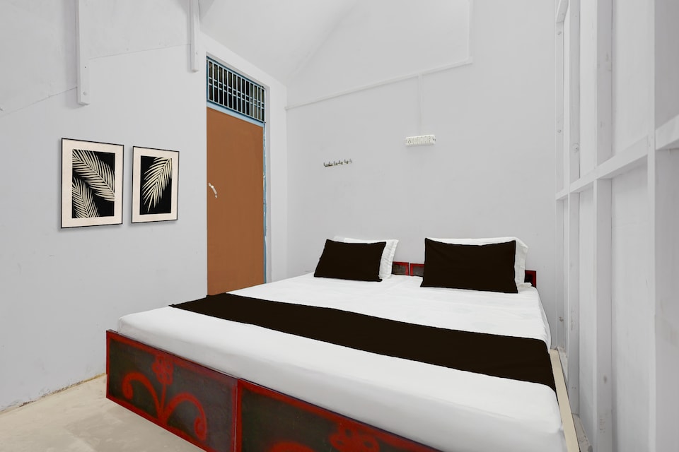 SPOT ON Milan Hotel, Hathras, Hathras