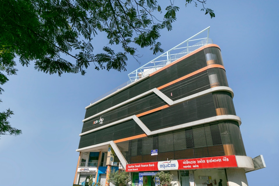 Capital O 13420 Hotel Adendip Inn, Gnaesh Chokdi, Anand