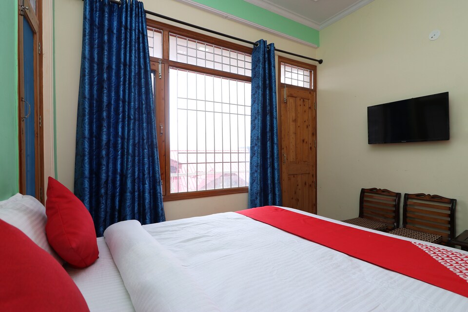 OYO Home 13421 Cozy Hill View 2BHK, Chotta Shimla, Shimla