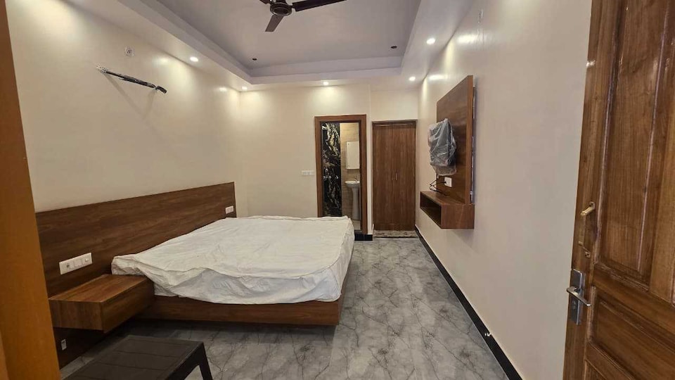 SPOT ON THE ONYX HOTEL , Faizabad Road, Lucknow