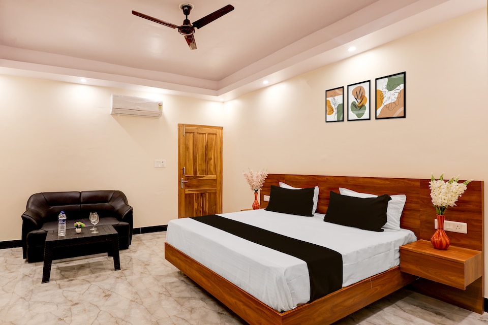 SPOT ON THE ONYX HOTEL , Faizabad Road, Lucknow