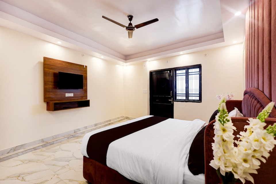 SPOT ON THE ONYX HOTEL , Faizabad Road, Lucknow