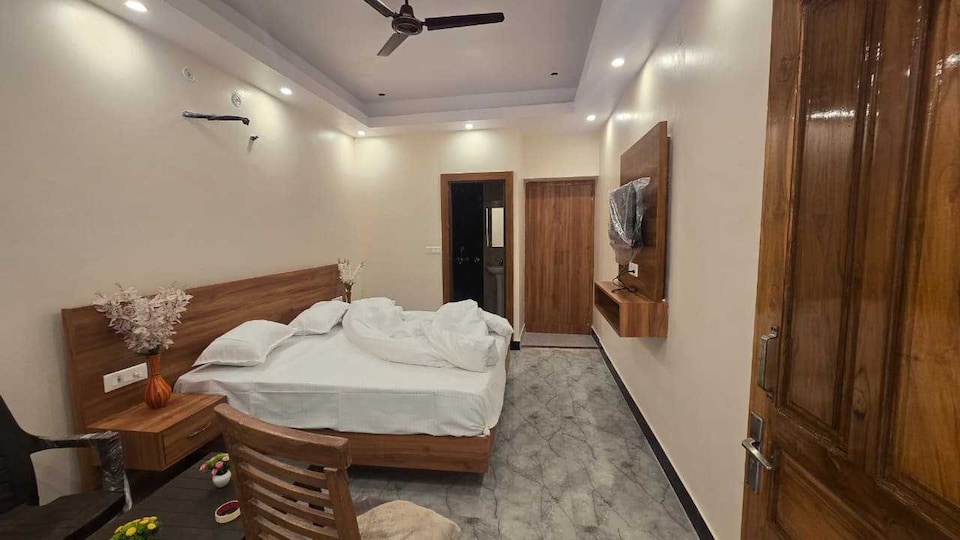 SPOT ON THE ONYX HOTEL , Faizabad Road, Lucknow