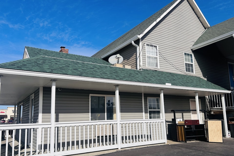 Residential Suites Blue Springs by Hotel O I 70, Grain Valley, MO, Grain Valley, MO