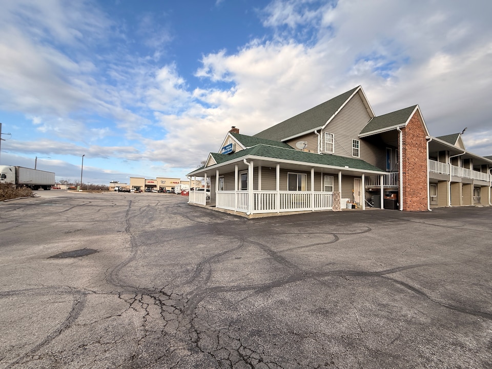 Residential Suites Blue Springs by Hotel O I 70, Grain Valley, MO, Grain Valley, MO