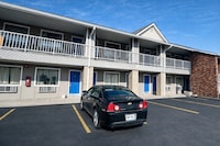 Residential Suites Blue Springs by Hotel O I 70